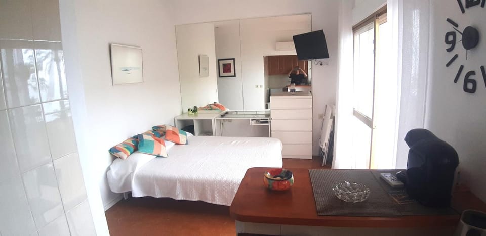 estudio de ensueño a pie de playa en Marbella en el SKOL Apartment in Marbella