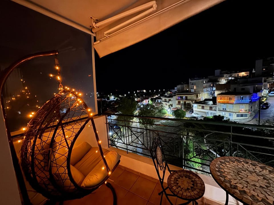 Night, View (from property/room), Balcony/Terrace