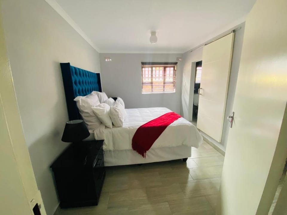 6 the Curve Unit 3 Apartment in Johannesburg
