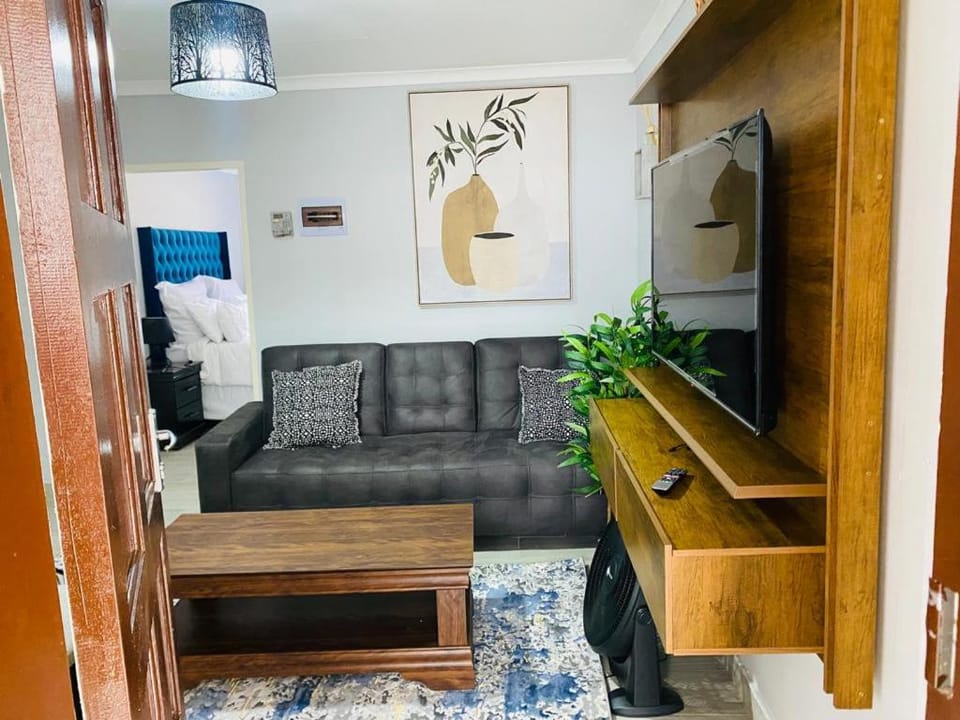 6 the Curve Unit 3 Apartment in Johannesburg
