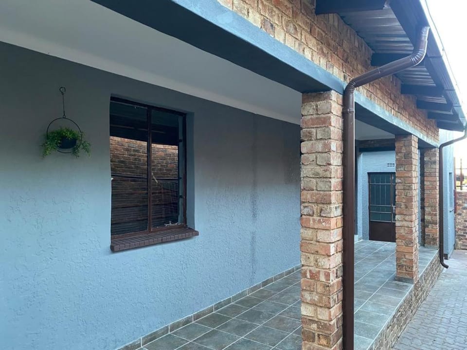 6 the Curve Unit 3 Apartment in Johannesburg