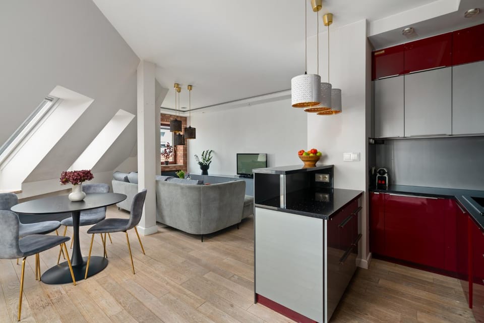 Kitchen or kitchenette, Living room, Seating area, Dining area