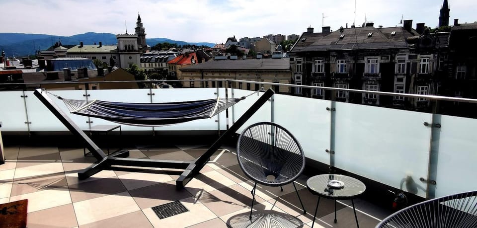 Balcony/Terrace, City view