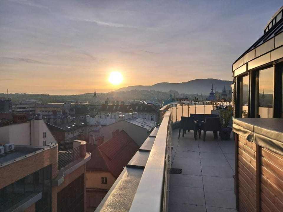 Natural landscape, View (from property/room), Balcony/Terrace, Mountain view, Sunrise