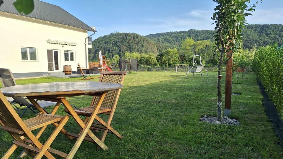 DOM HILLS Bucovina Bed and Breakfast in Romania