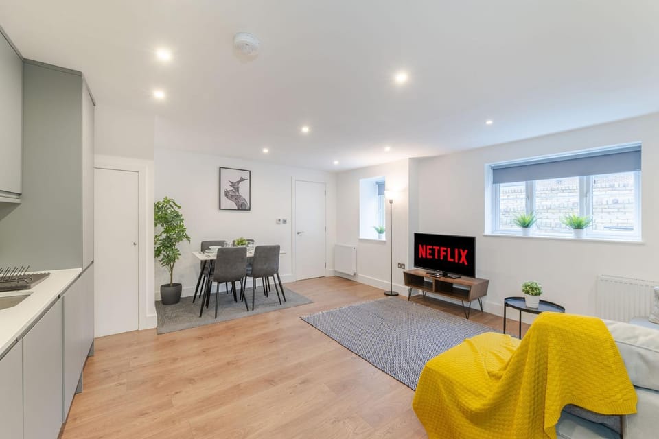 TV and multimedia, Kitchen or kitchenette, Seating area, Dining area, Evening entertainment