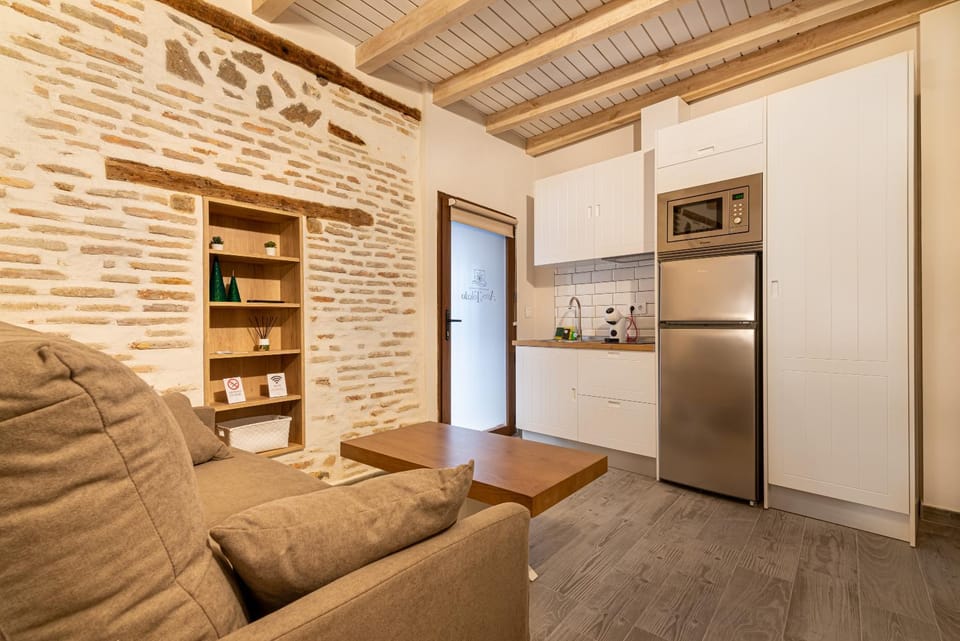 Communal lounge/ TV room, Kitchen or kitchenette