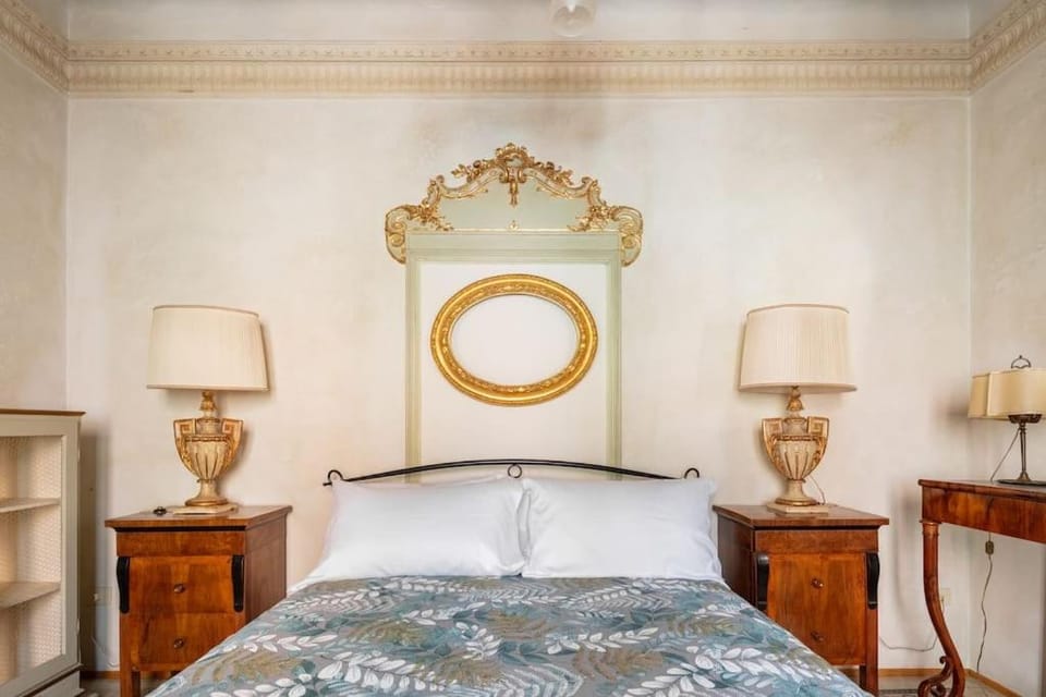 Central Elegant Apartment - Liberty House Apartment in Bologna