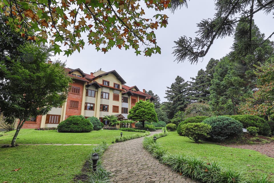 Property building, Day, Natural landscape, Garden, Garden, Garden view