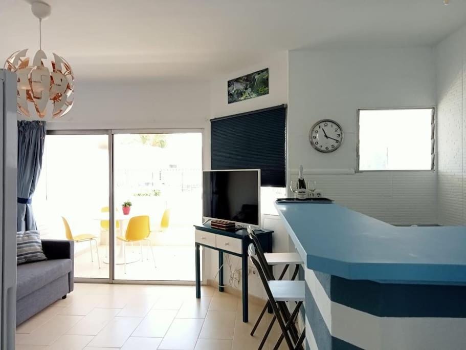 Apartment with large terrace, 10 meters from Playa de las Burras Apartment in Maspalomas