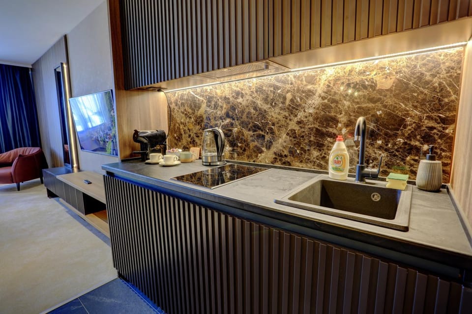 Kitchen or kitchenette