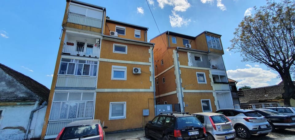 Property building, Neighbourhood, Parking