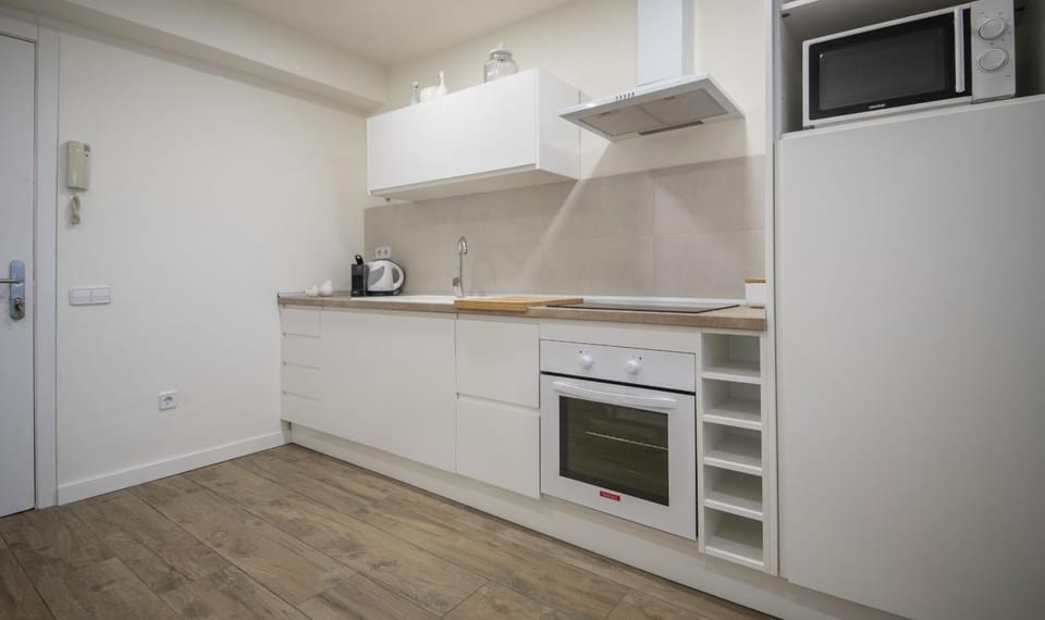 Kitchen or kitchenette, minibar, pet friendly, stove