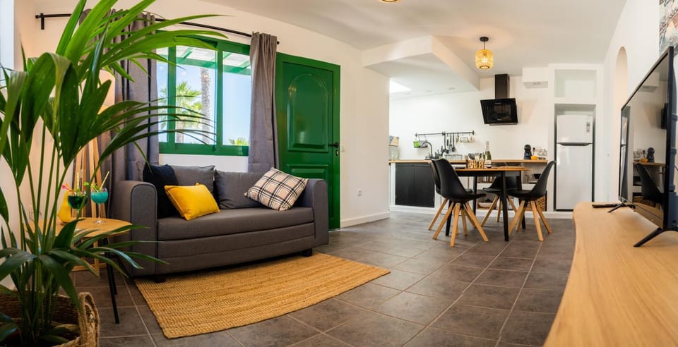 Communal lounge/ TV room, Kitchen or kitchenette