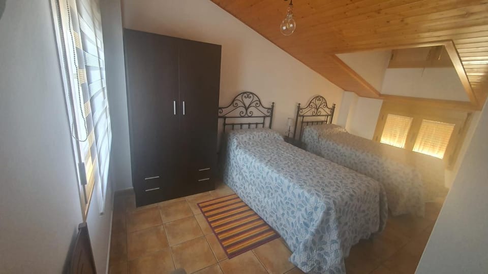 Bed, Photo of the whole room, Bedroom, wardrobe