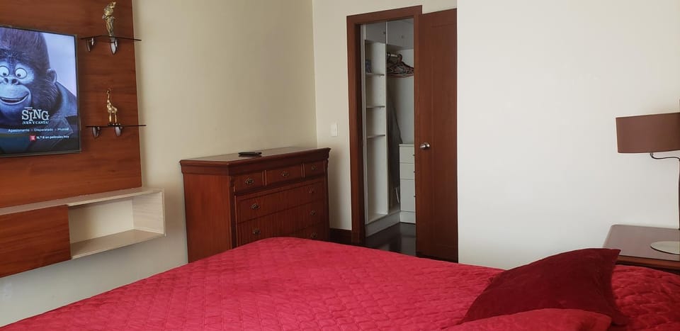 TV and multimedia, Photo of the whole room, Bedroom