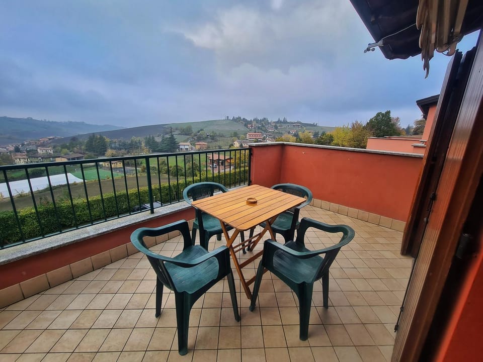 Patio, Day, Natural landscape, View (from property/room), Balcony/Terrace, Dining area, Mountain view