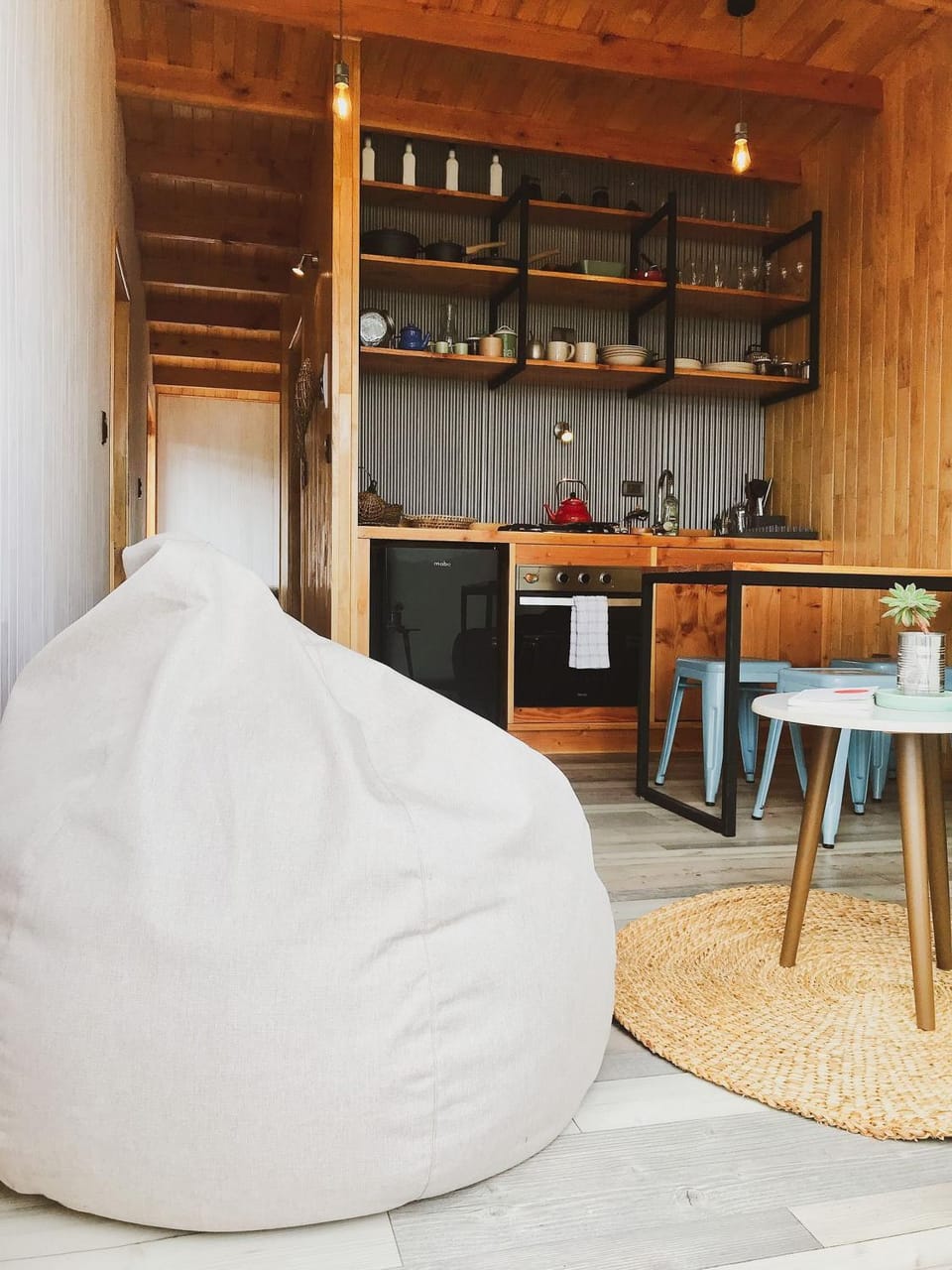 Kitchen or kitchenette, Living room