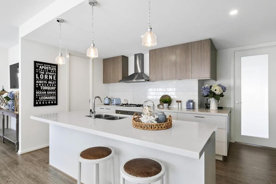 Kitchen or kitchenette, minibar, stove, toaster