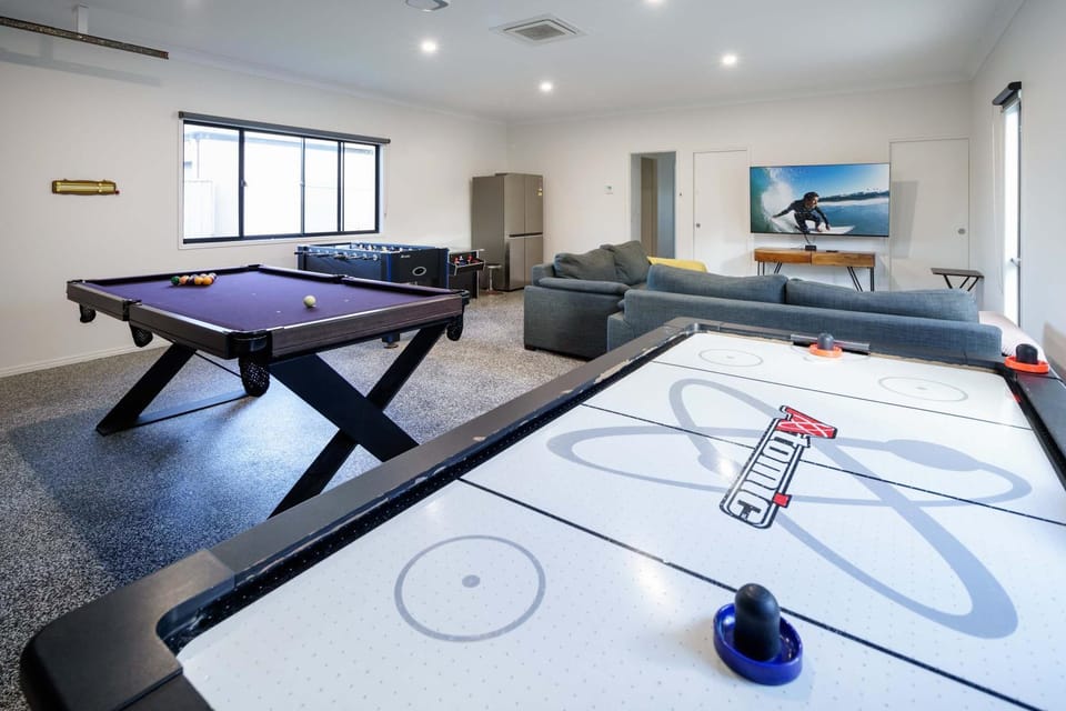 Billiard, Game Room, Seating area