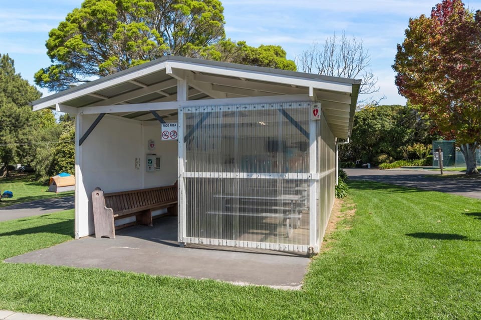 Property building, Natural landscape, BBQ facilities, Kitchen or kitchenette