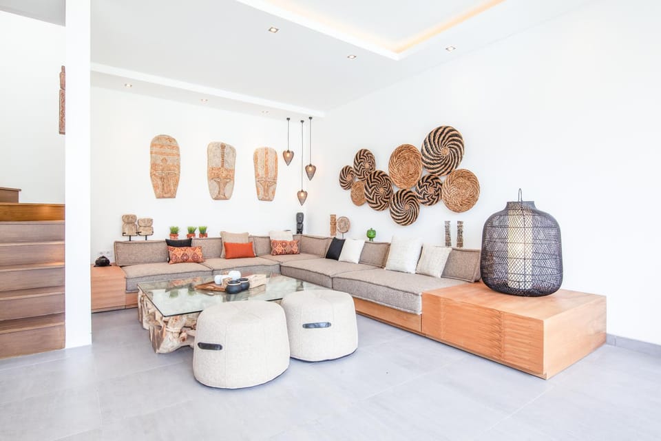 Coastal Comfort Cozy 4BR Villa, 300m to Finns Villa in North Kuta