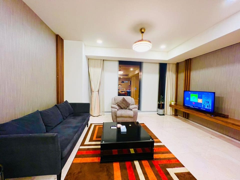 Communal lounge/ TV room, TV and multimedia, Living room, Seating area