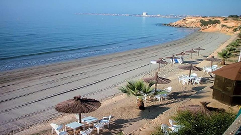 3BR Family Apt Near Beach AC TV17 Apartment in Torrevieja