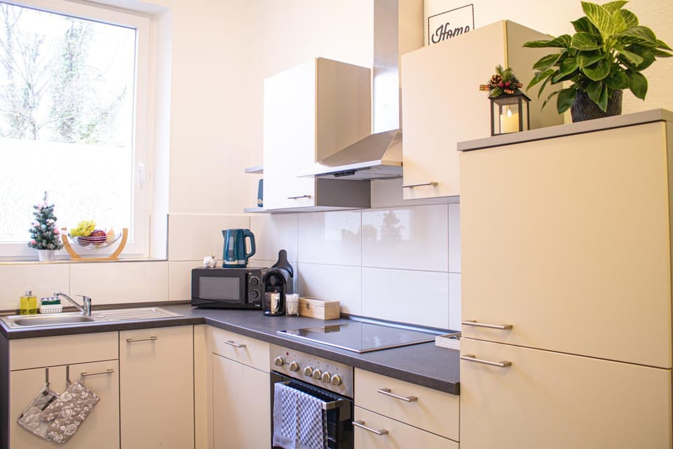 Coffee/tea facilities, Kitchen or kitchenette, minibar, pet friendly, stove, toaster