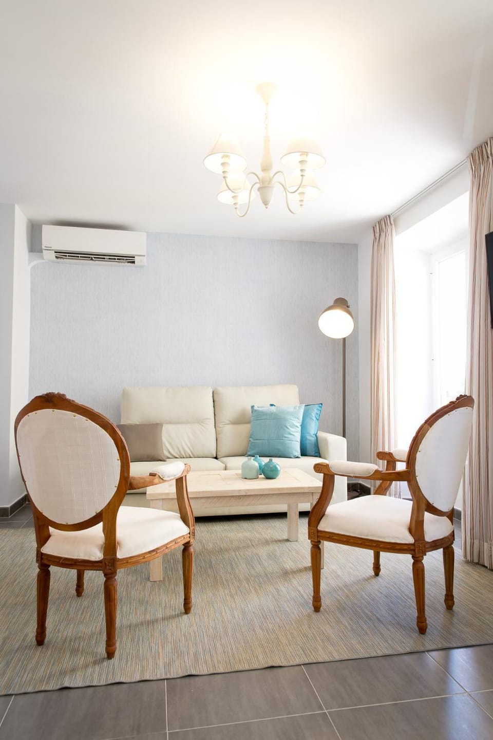 Living room, air conditioner