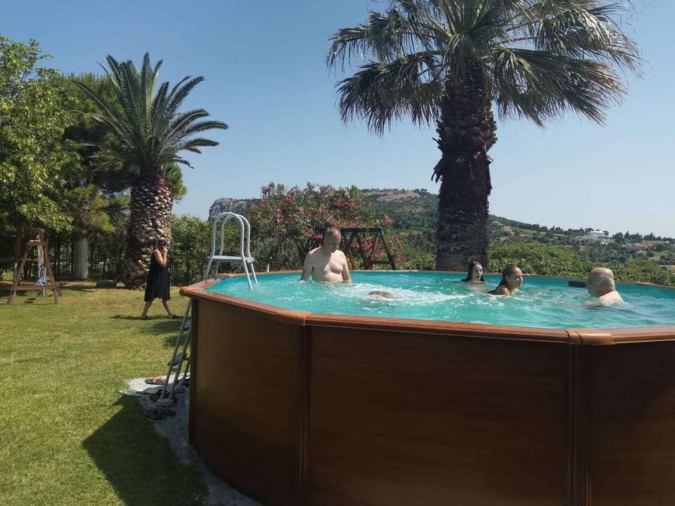 Activities, Summer, View (from property/room), On site, Guests, Sea view, Swimming pool, young children, group of guests