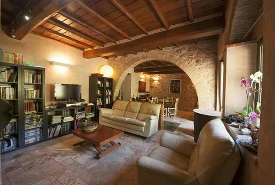 Toilet, TV and multimedia, View (from property/room)