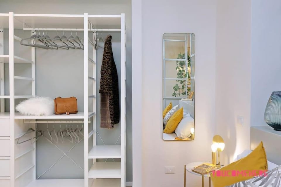 Bed, Photo of the whole room, wardrobe