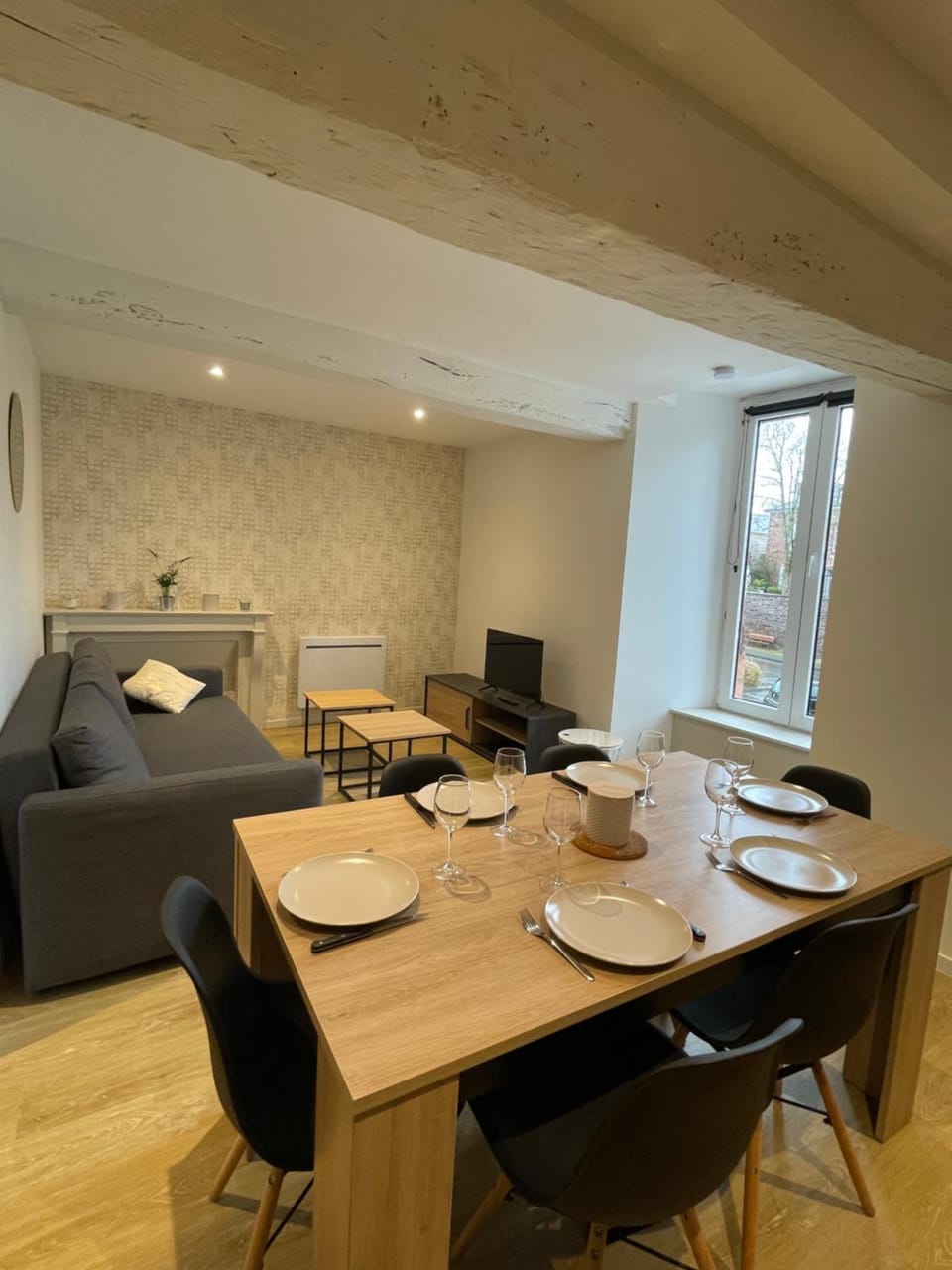 Living room, Seating area, Dining area