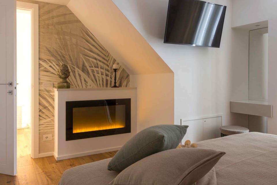 Evening entertainment, Bedroom, flat iron