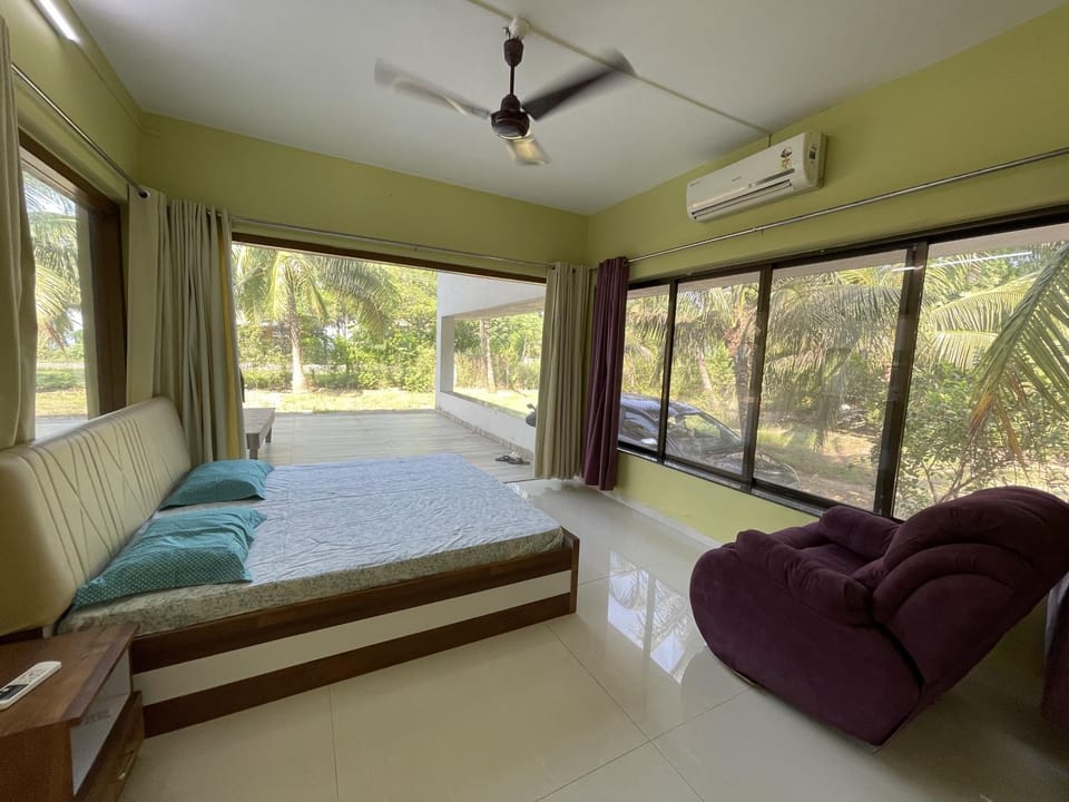 Bedroom, air conditioner