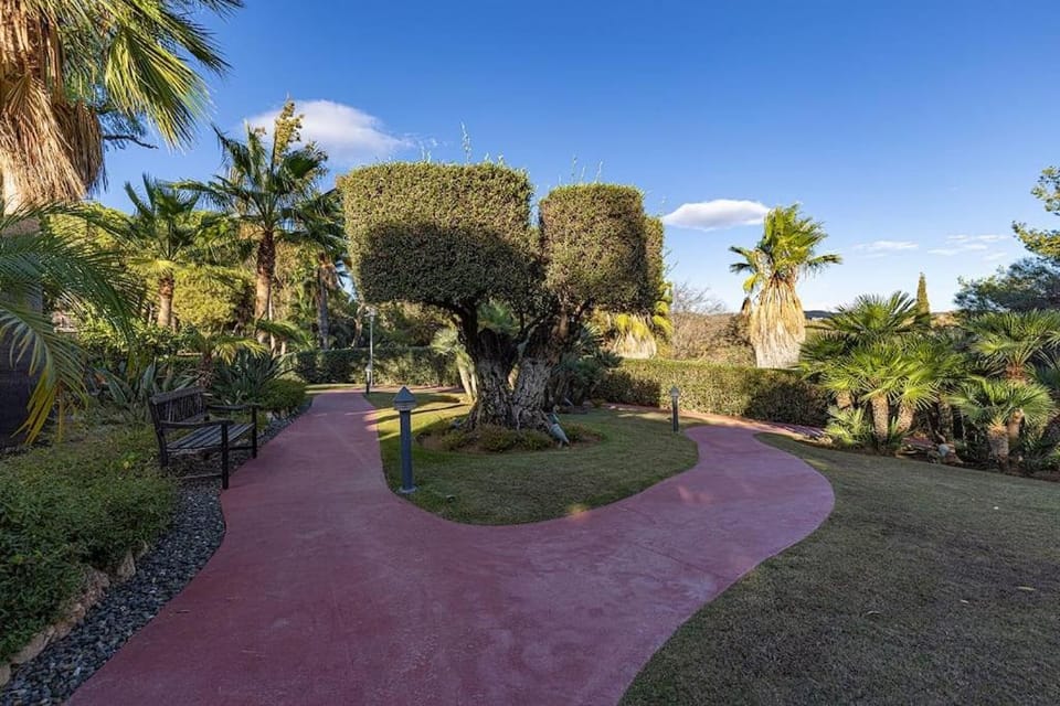 Luxurious 80m² studio apartment, stunning sea views - Rio Real Golf, Marbella Apartment in Marbella