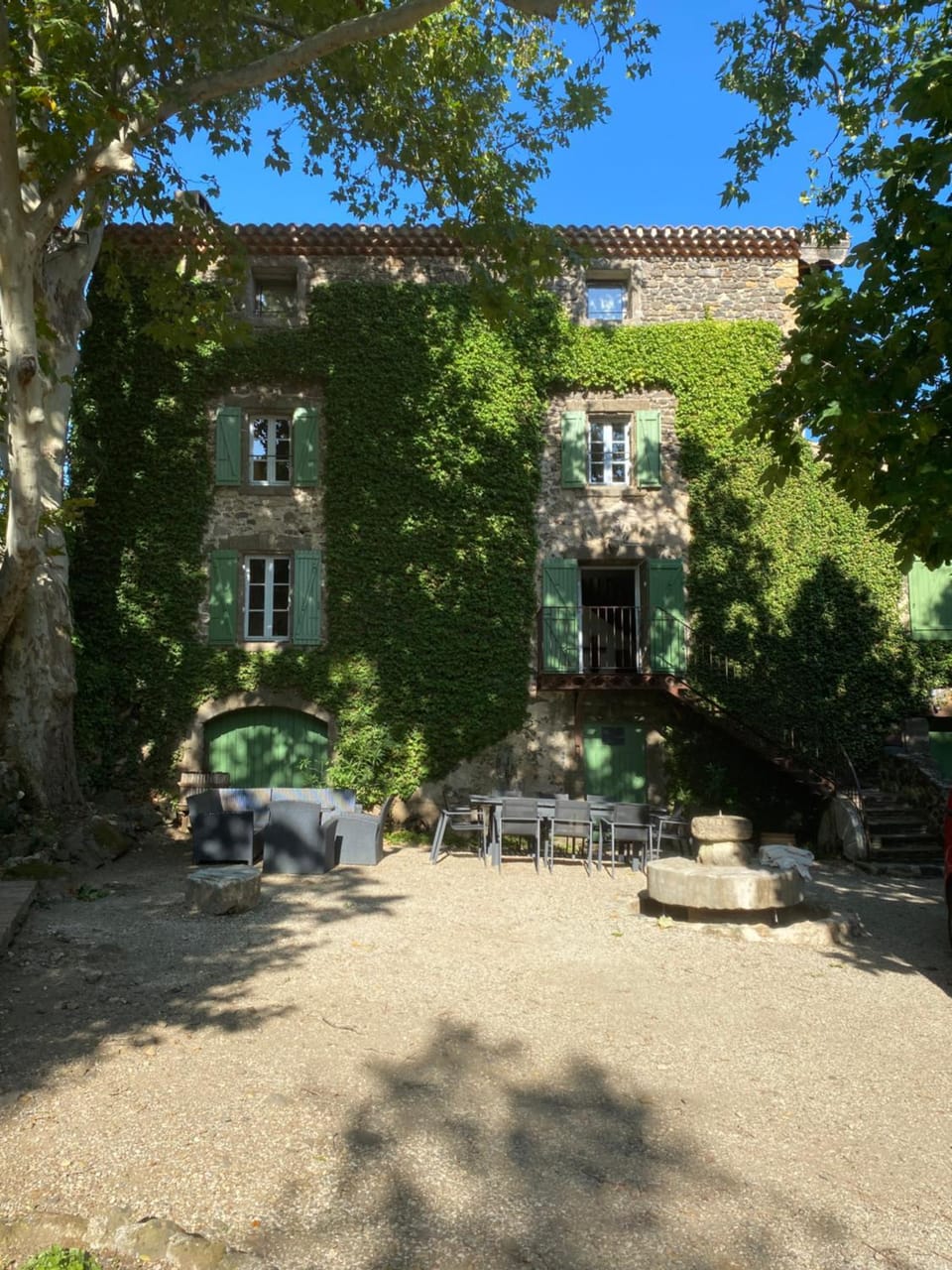 Property building, Facade/entrance, Garden