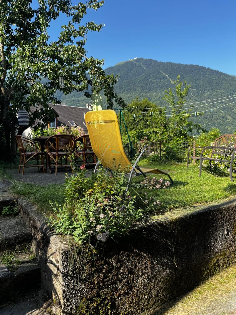 Maison de village avec vue sur les montagnes et jardin privatif House in Catalonia
