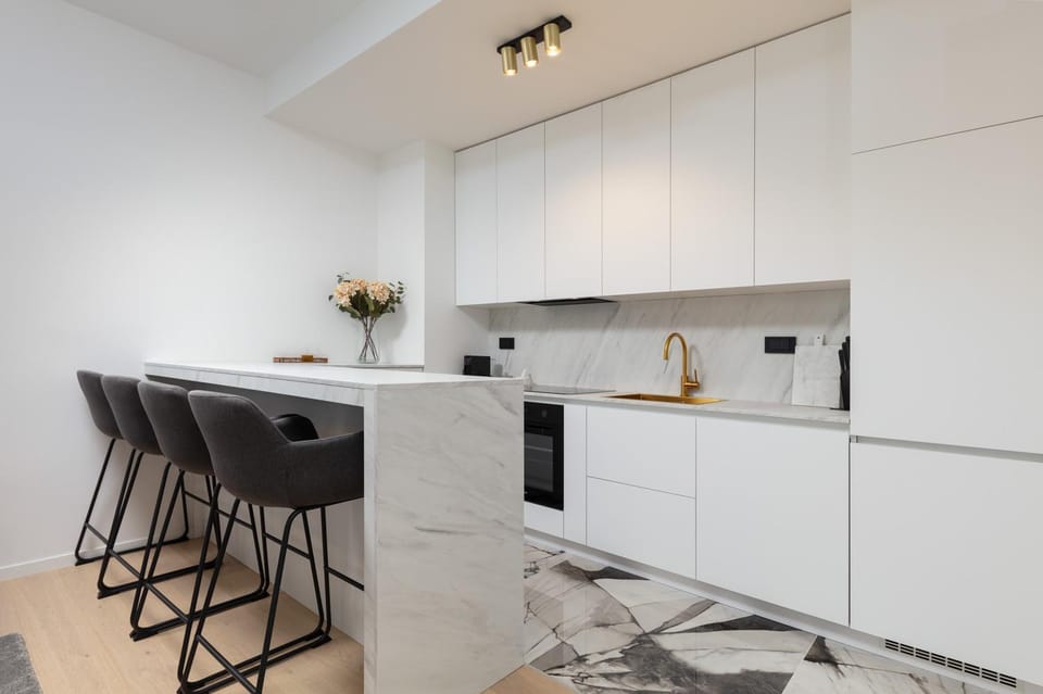 Dining area, kitchen