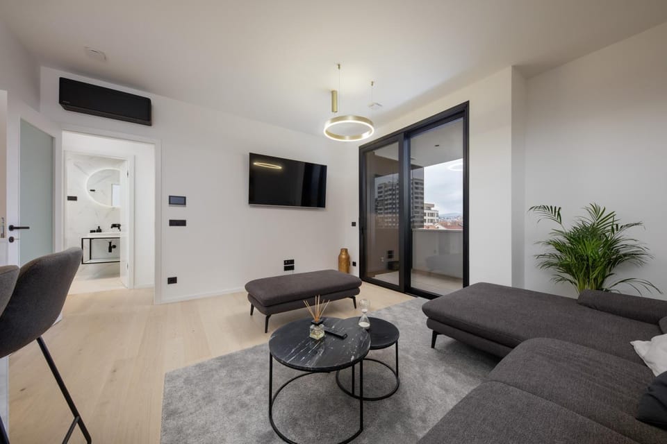 Balcony/Terrace, Living room