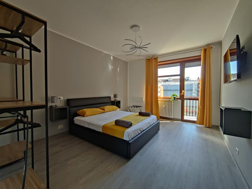 Bed, TV and multimedia, Photo of the whole room, Evening entertainment, Bedroom