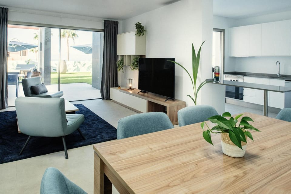Communal lounge/ TV room, TV and multimedia, Kitchen or kitchenette, Living room, Dining area, pet friendly