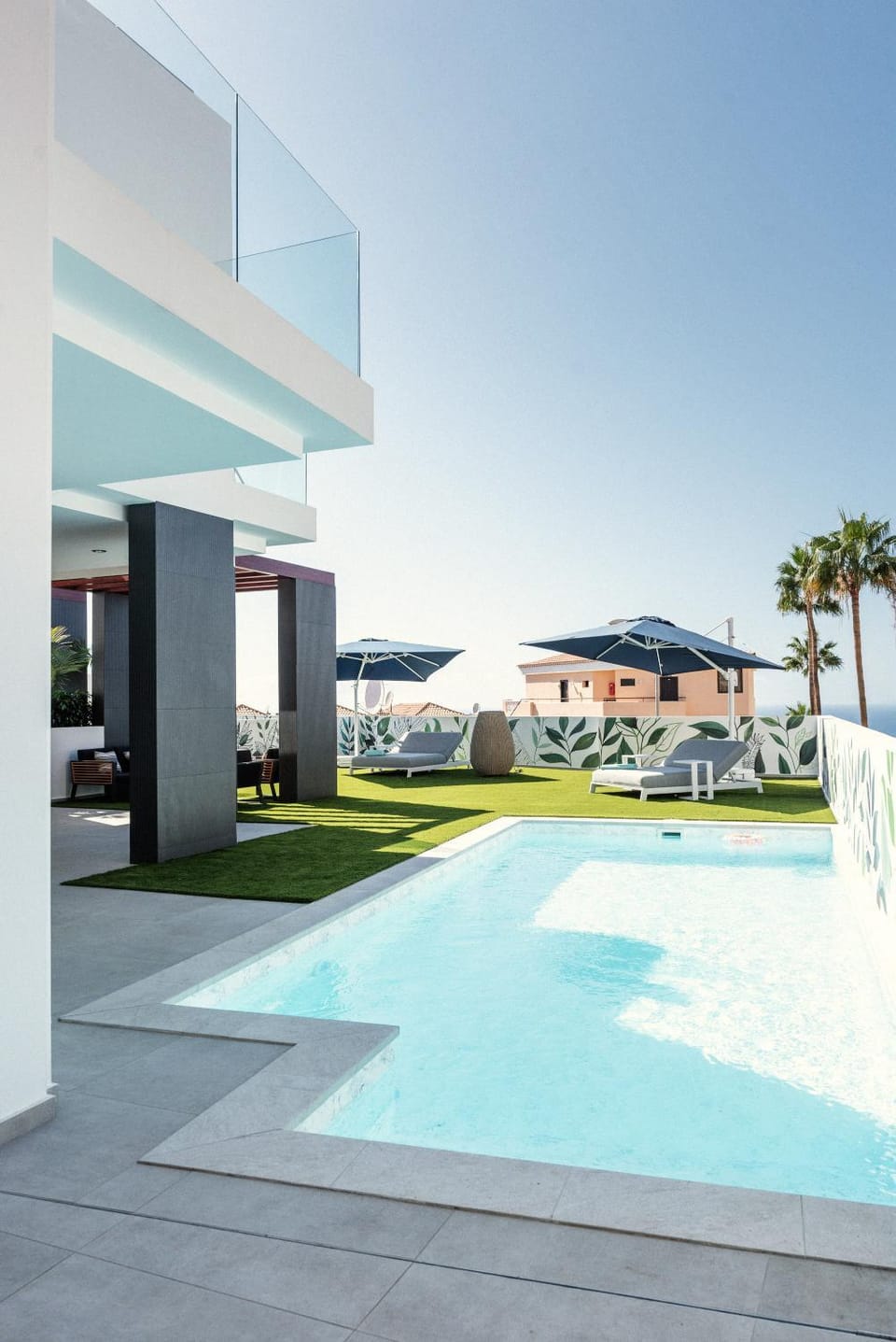 Property building, Day, Natural landscape, Pool view, Swimming pool, sunbed