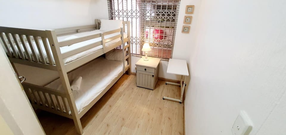 Photo of the whole room, Bedroom, bunk bed
