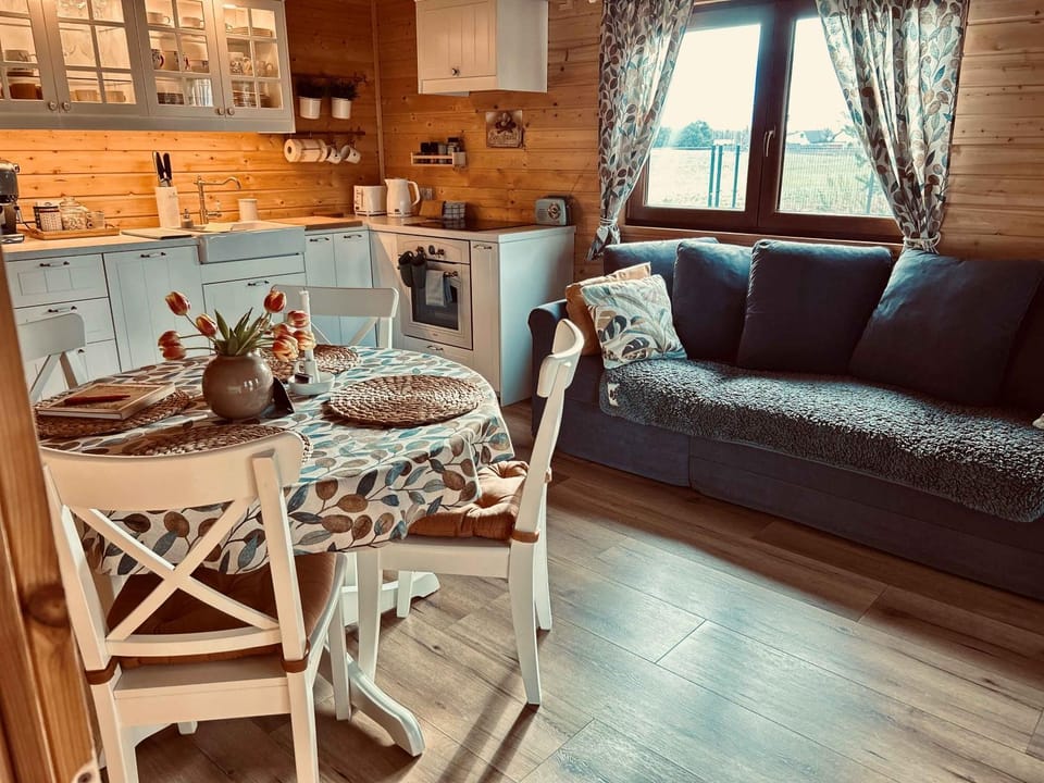 Kitchen or kitchenette, Living room, Seating area, Dining area, pet friendly