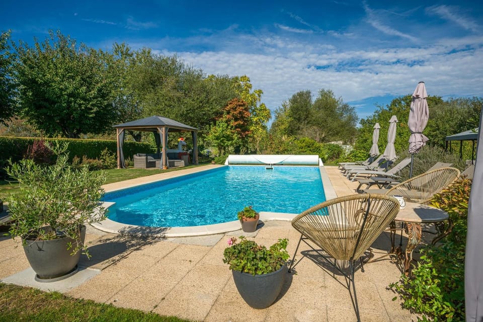 Swimming pool, Swimming pool, sunbed