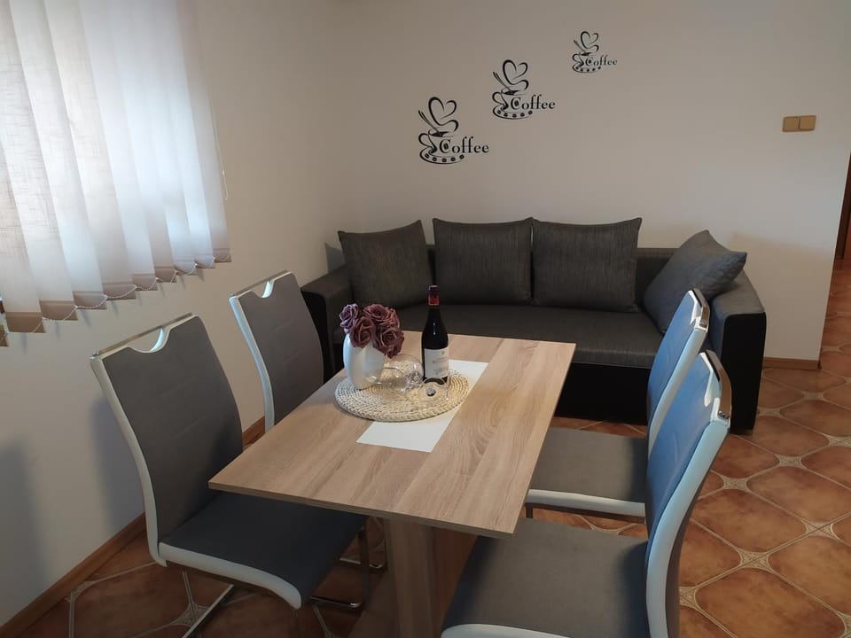 Living room, Seating area, Dining area