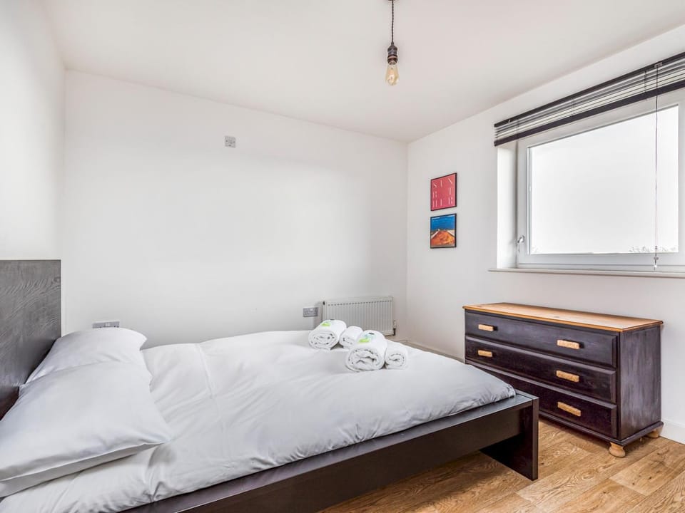 Bed, Other, Bedroom, towels