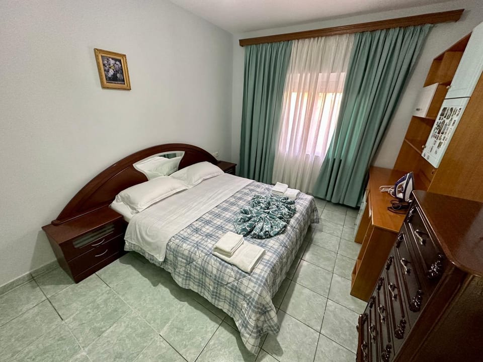 Bed, Photo of the whole room, Bedroom, furniture, heating, towels